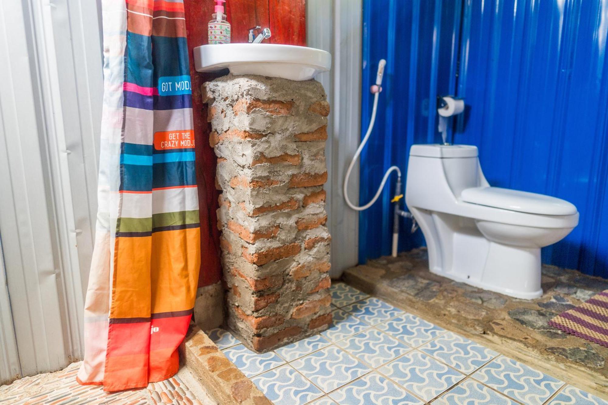 Sten Lodge eco Homestay&restaurant Labuan Bajo Esterno foto